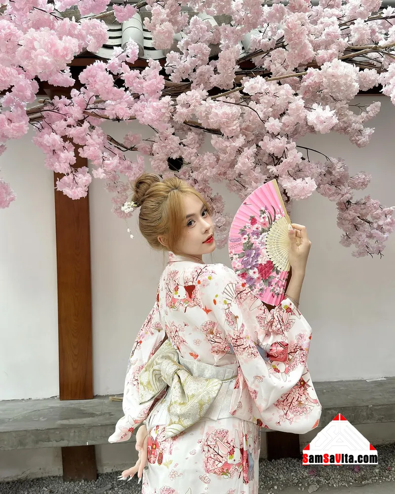 Ảnh Võ Nữ Ngân Hà mặc trang phục của gái Nhật vô cùng xinh xắn